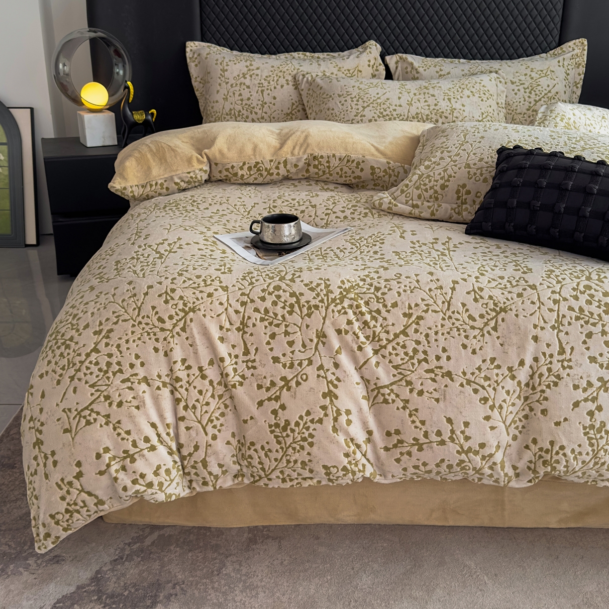 91家纺网 家纺一手货源 找家纺 女子家纺 2025新款高克重牛奶绒立体烂花四件套 秋景-咖