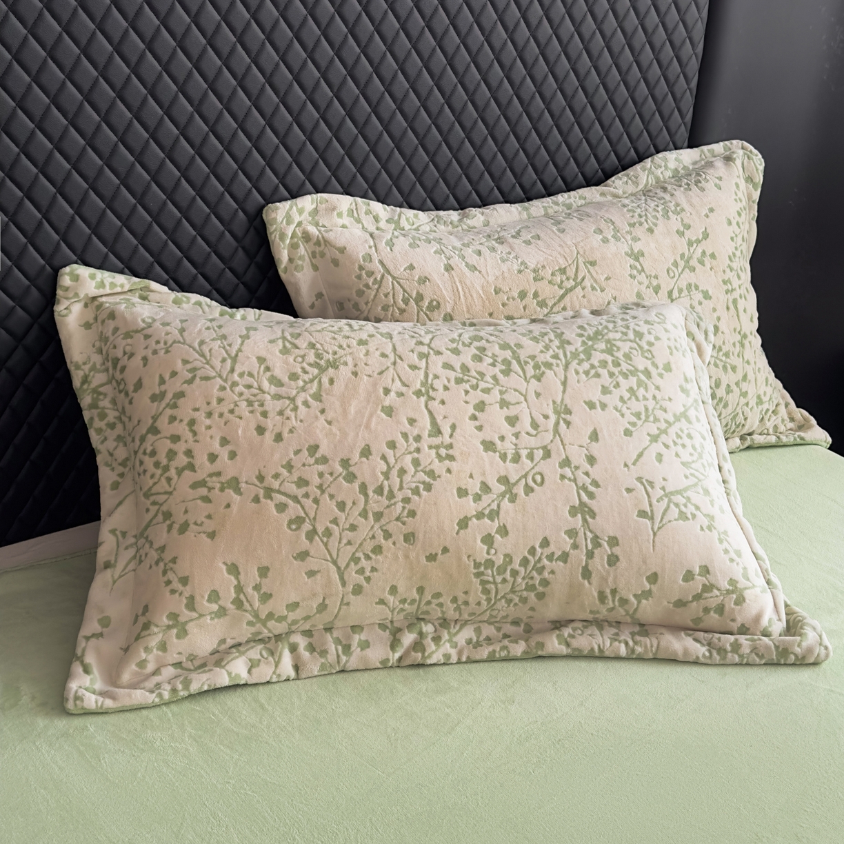 91家纺网 家纺一手货源 找家纺 女子家纺 2025新款高克重牛奶绒立体烂花四件套 秋景-绿