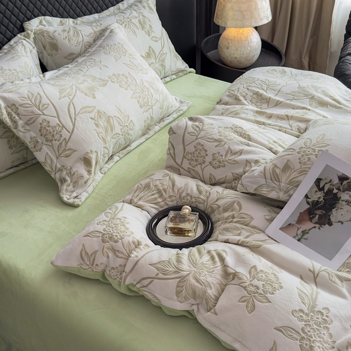 91家纺网 家纺一手货源 找家纺 女子家纺 2025新款高克重牛奶绒立体烂花四件套 秋雨花恋-绿