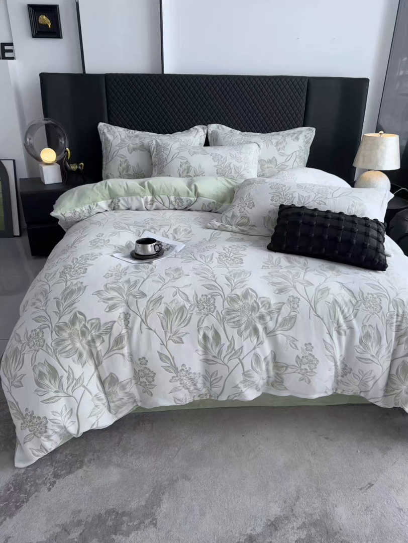 91家纺网 家纺一手货源 找家纺 女子家纺 2025新款高克重牛奶绒立体烂花四件套 秋雨花恋-绿