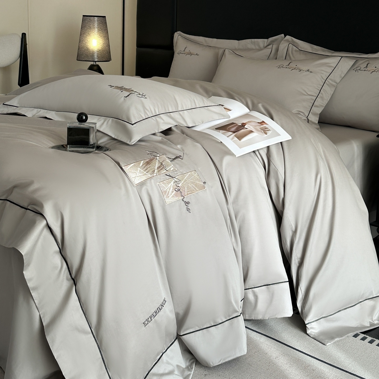 91家纺网 家纺一手货源 找家纺 新方向 2026新款刺绣全棉100s贡缎长绒棉四件套-哈德森 哈德森-爵士灰