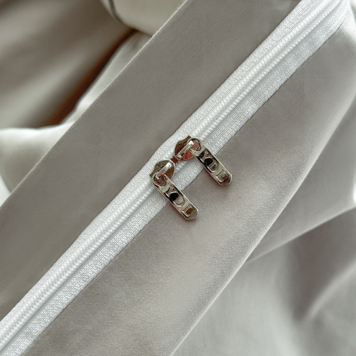 91家纺网 家纺一手货源 找家纺 （总）新方向 2025新款刺绣全棉100s贡缎长绒棉四件套-往事