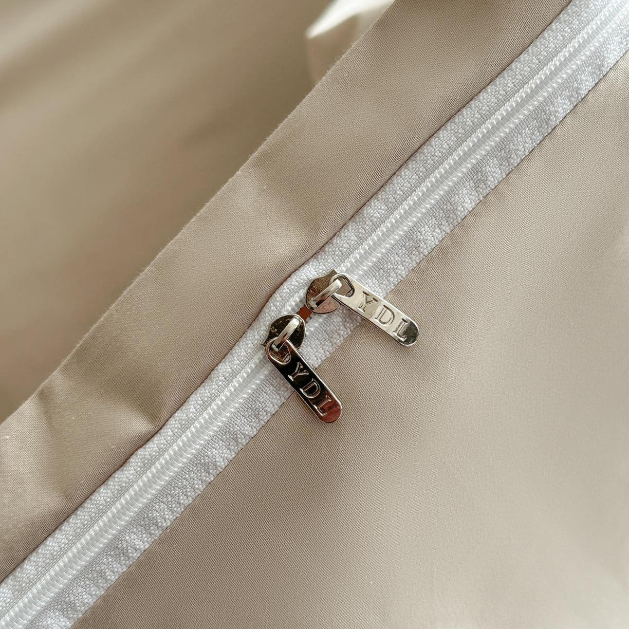 91家纺网 家纺一手货源 找家纺 新方向 2025新款刺绣全棉100s贡缎长绒棉四件套-往事 往事-香槟