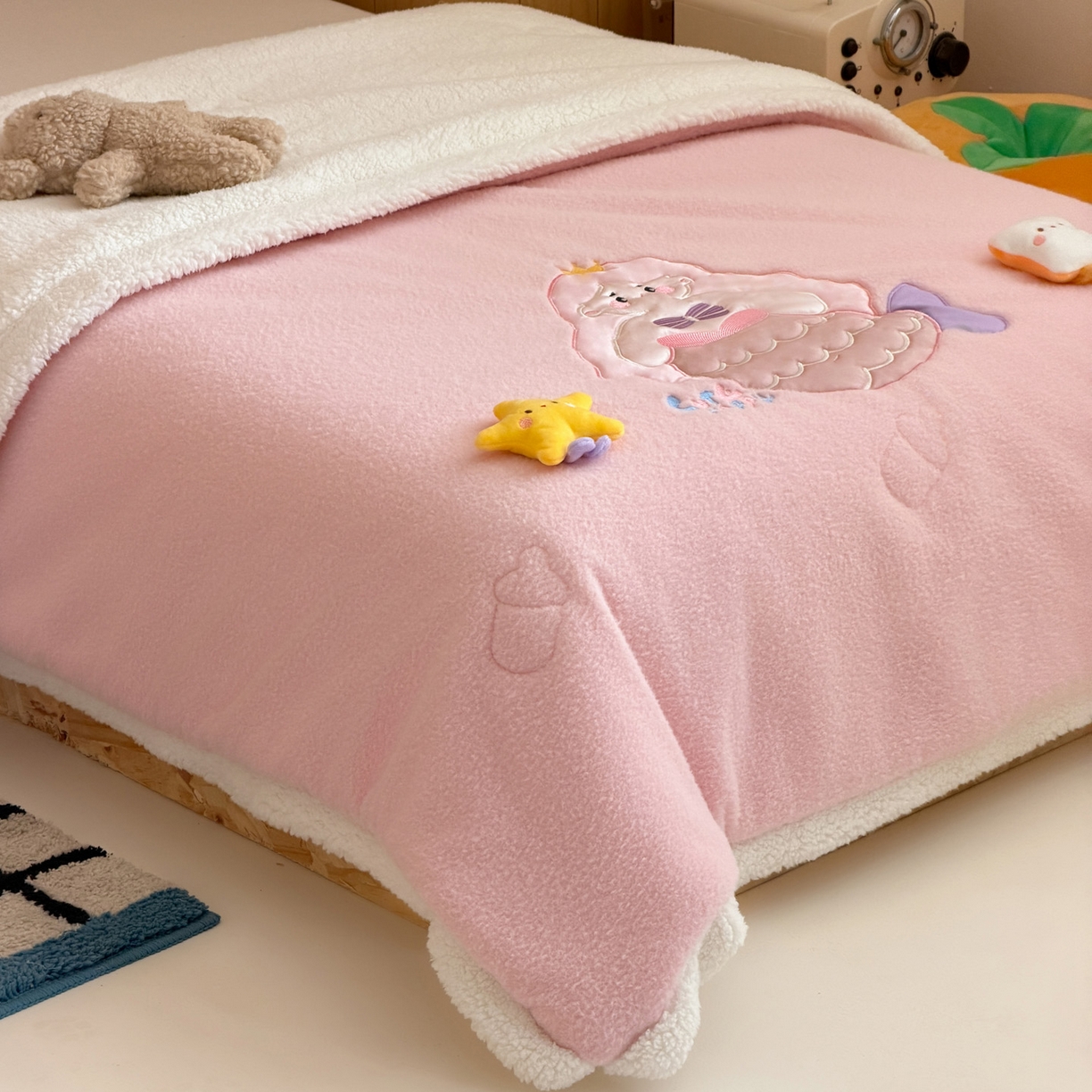 91家纺网 家纺一手货源 找家纺 （总）喜多兔儿童家纺 2025新款圆圆系列抗菌恒温奶柔羊咩绒毯毛毯被