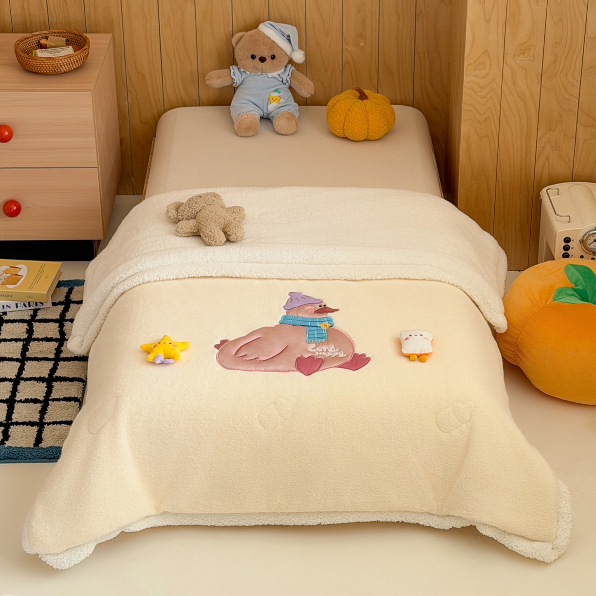 91家纺网 家纺一手货源 找家纺 喜多兔儿童家纺 2025新款圆圆系列抗菌恒温奶柔羊咩绒毯毛毯被 黄色圆滚滚的小鸭子