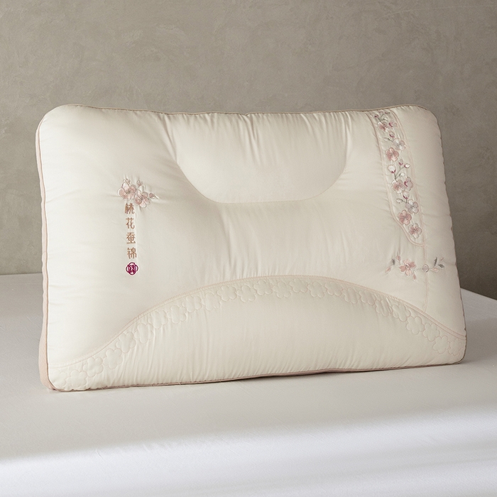 91家纺网 家纺一手货源 找家纺 昕科 2025新款锦绣桃花枕-全棉纯棉粉色桃花刺绣枕头枕芯 锦绣桃花枕一只