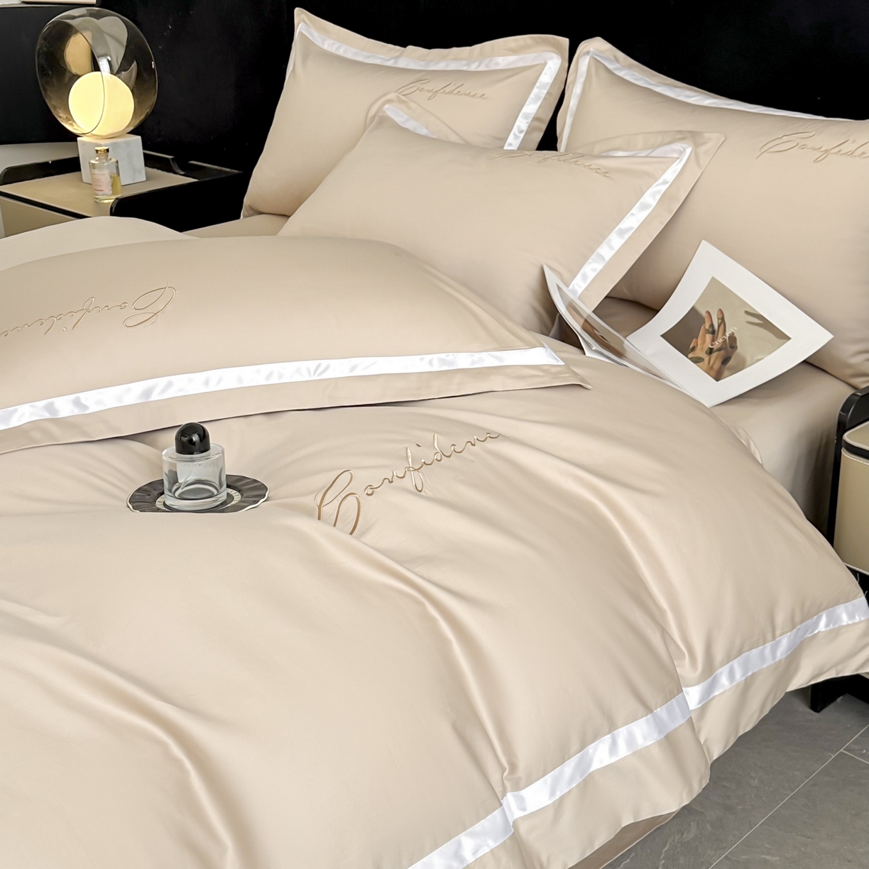 91家纺网 家纺一手货源 找家纺 新方向 2025新款刺绣全棉100s贡缎长绒棉四件套-自信 自信-香槟