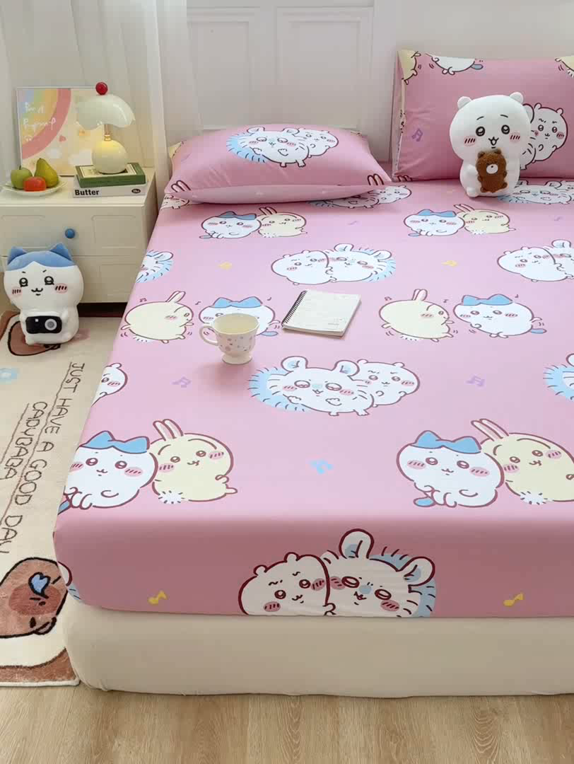 91家纺网 家纺一手货源 找家纺 博雅 2025新款全棉吉伊咔哇单床笠 粉色吉伊卡哇