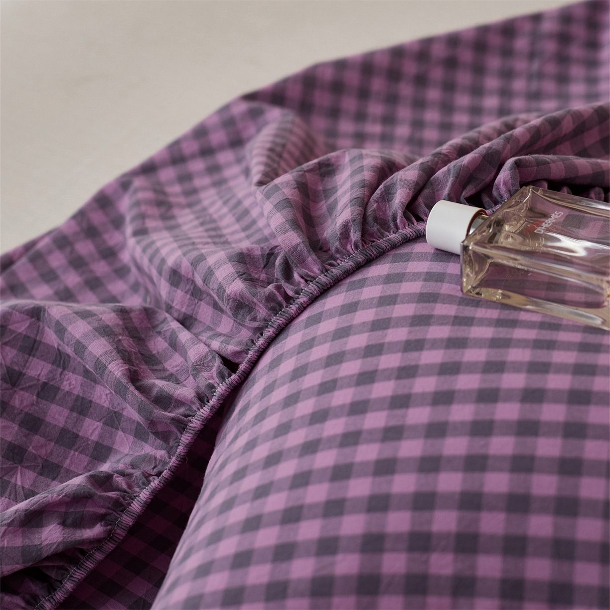 91家纺网 家纺一手货源 找家纺 启程家纺 2026新款纯棉水洗棉复古小格多规格系列单品床笠 复古小格-紫