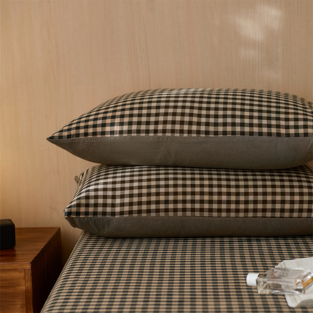 91家纺网 家纺一手货源 找家纺 启程家纺 2026新款纯棉水洗棉复古小格多规格系列单品枕套 复古小格-黑