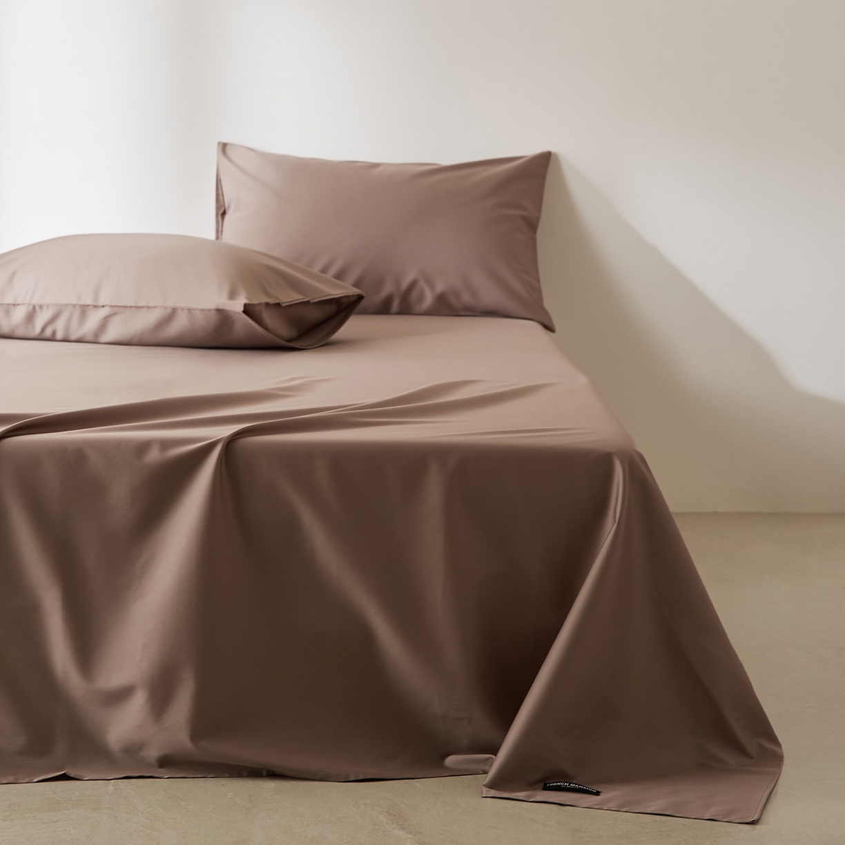 91家纺网 家纺一手货源 找家纺 EH家居 2026新款长绒棉安缦之境单品系列单床单 安缦之境-布朗尼咖