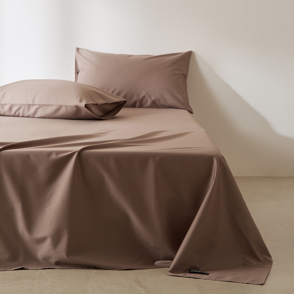 91家纺网 家纺一手货源 找家纺 EH家居 2026新款长绒棉安缦之境单品系列单床单 安缦之境-布朗尼咖