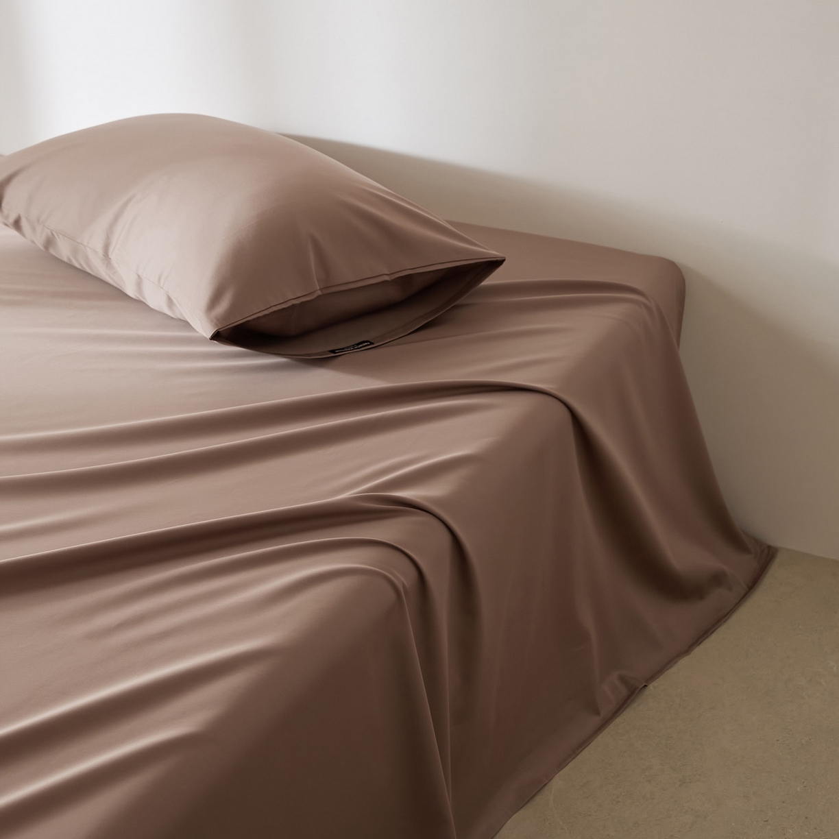 91家纺网 家纺一手货源 找家纺 EH家居 2026新款长绒棉安缦之境单品系列单床单 安缦之境-布朗尼咖