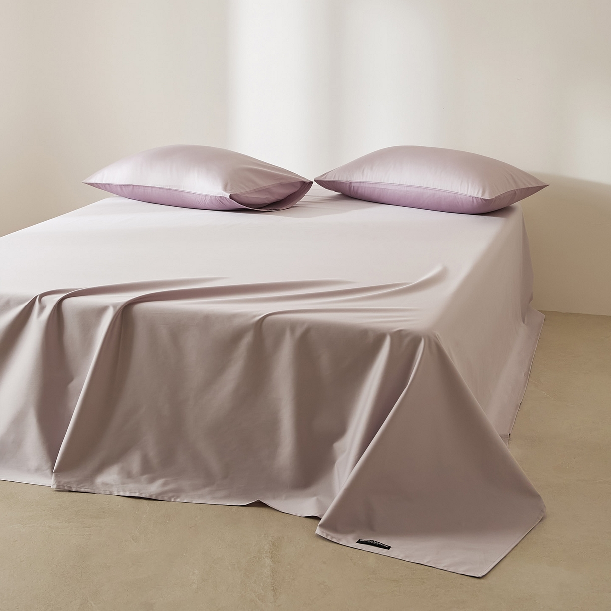 91家纺网 家纺一手货源 找家纺 EH家居 2026新款长绒棉安缦之境单品系列单床单 安缦之境-灰樱紫