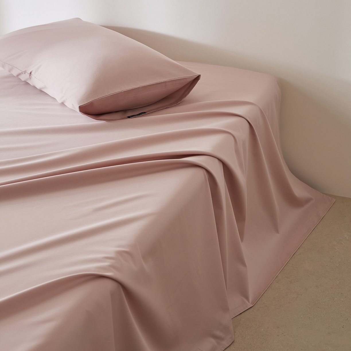 91家纺网 家纺一手货源 找家纺 EH家居 2026新款长绒棉安缦之境单品系列单床单 安缦之境-灰裸粉