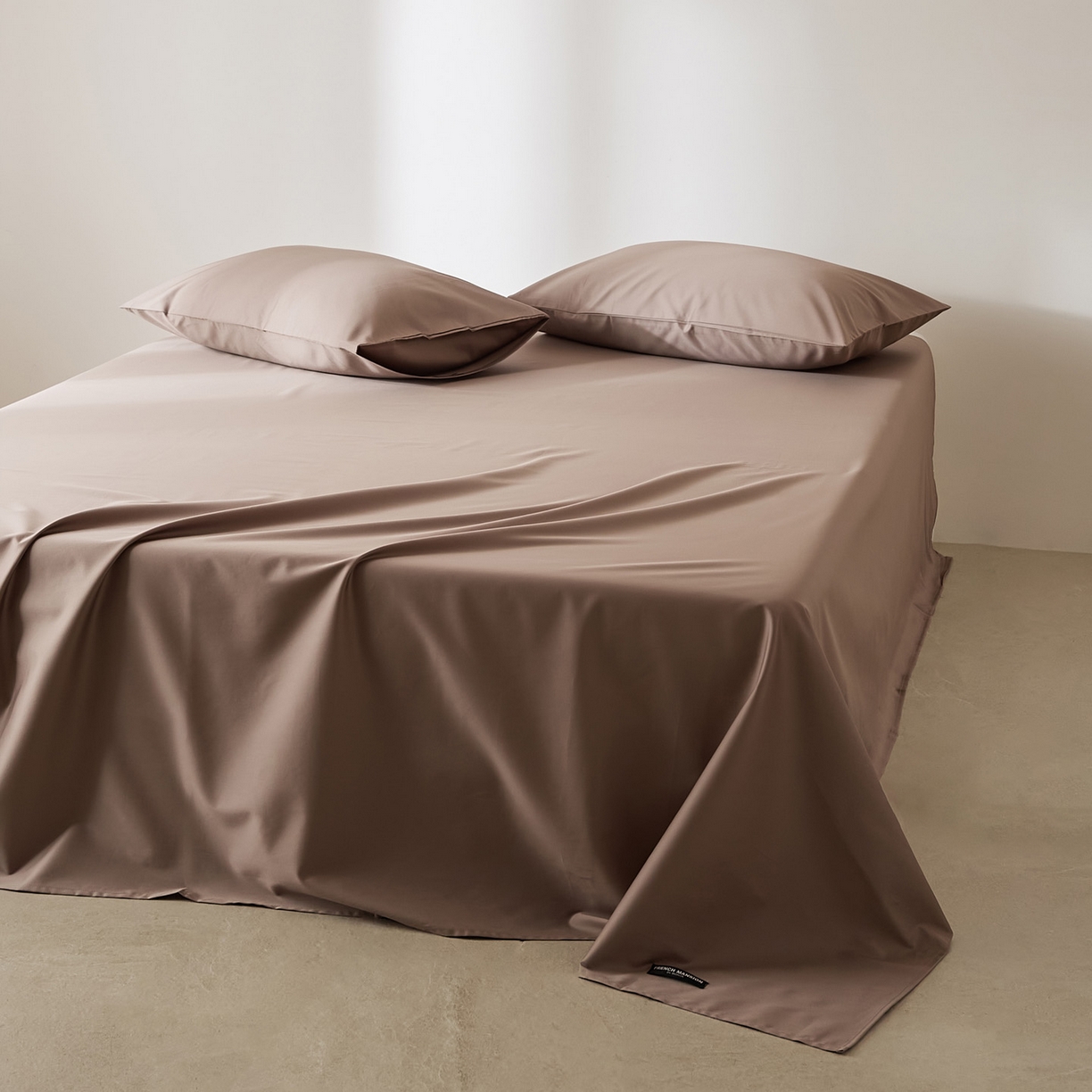 91家纺网 家纺一手货源 找家纺 EH家居 2026新款长绒棉安缦之境单品系列单床单 安缦之境-布朗尼咖