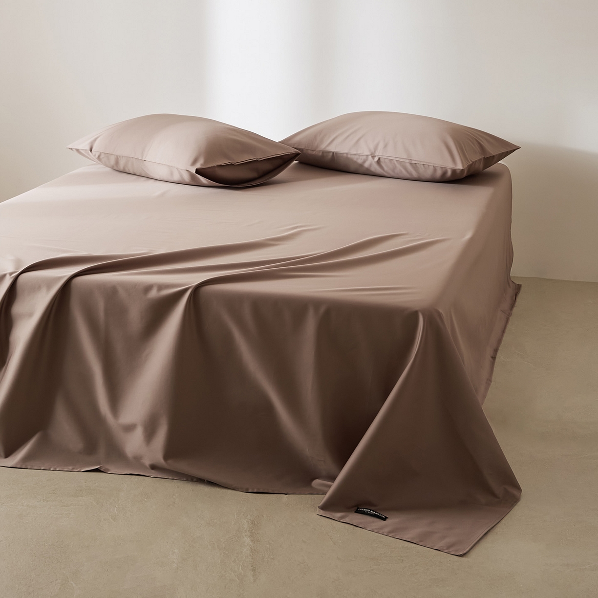 91家纺网 家纺一手货源 找家纺 EH家居 2026新款长绒棉安缦之境单品系列单床单 安缦之境-布朗尼咖