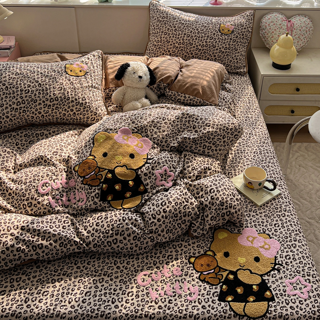 91家纺网 家纺一手货源 找家纺 水墨江南 2026直播热款加厚仿棉古法水洗棉夹棉床盖系列 豹纹猫