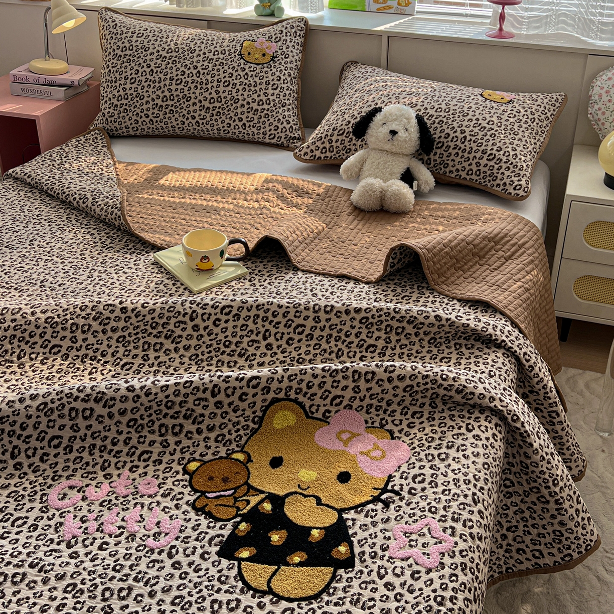 91家纺网 家纺一手货源 找家纺 水墨江南 2026直播热款加厚仿棉古法水洗棉夹棉床盖系列 豹纹猫