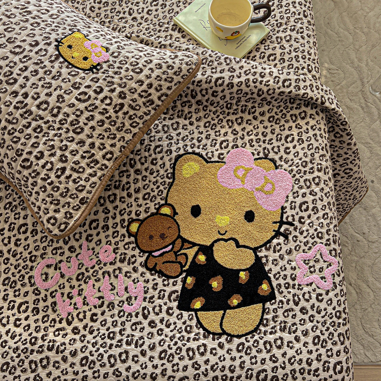 91家纺网 家纺一手货源 找家纺 水墨江南 2026直播热款加厚仿棉古法水洗棉夹棉床盖系列 豹纹猫