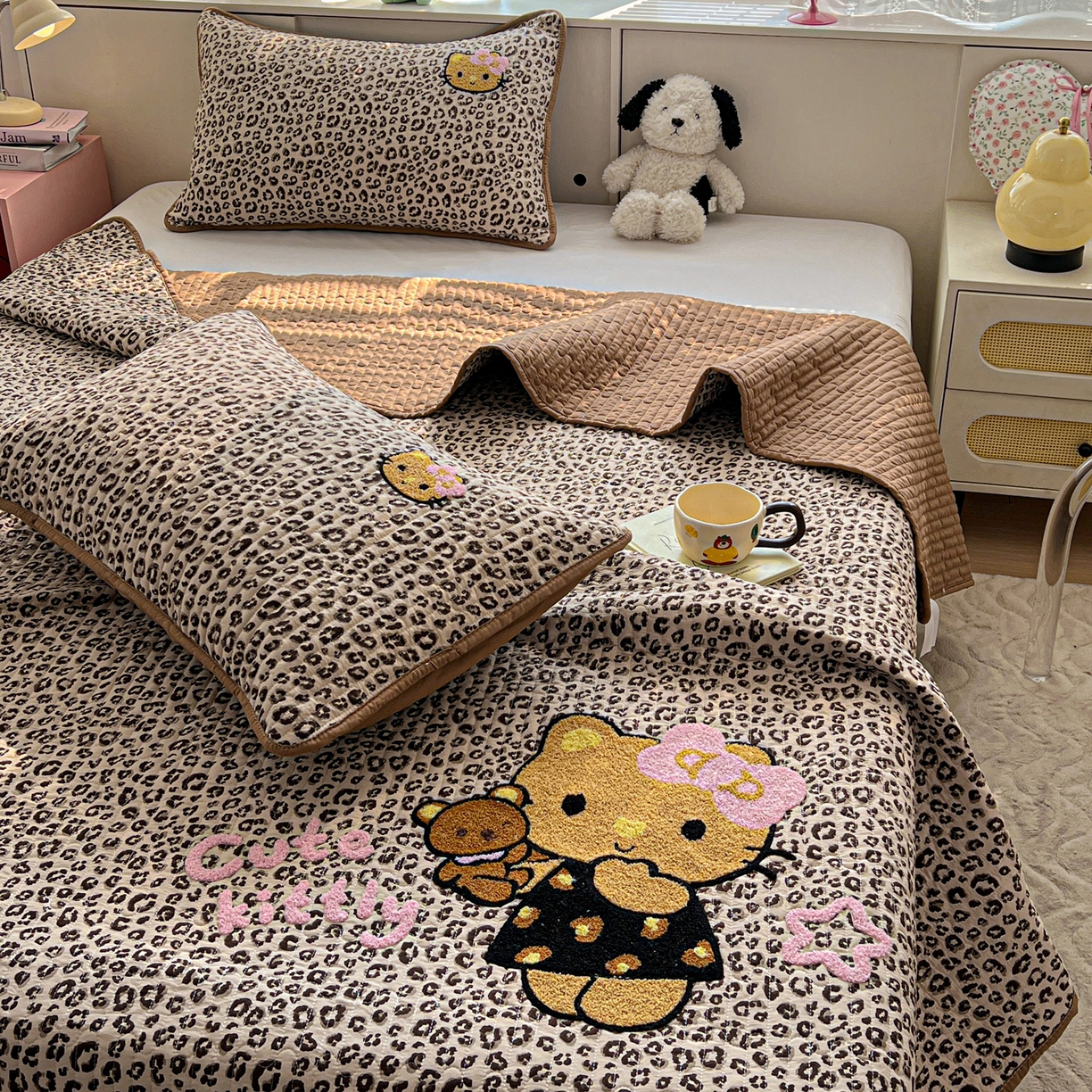 91家纺网 家纺一手货源 找家纺 水墨江南 2026直播热款加厚仿棉古法水洗棉夹棉床盖系列 豹纹猫