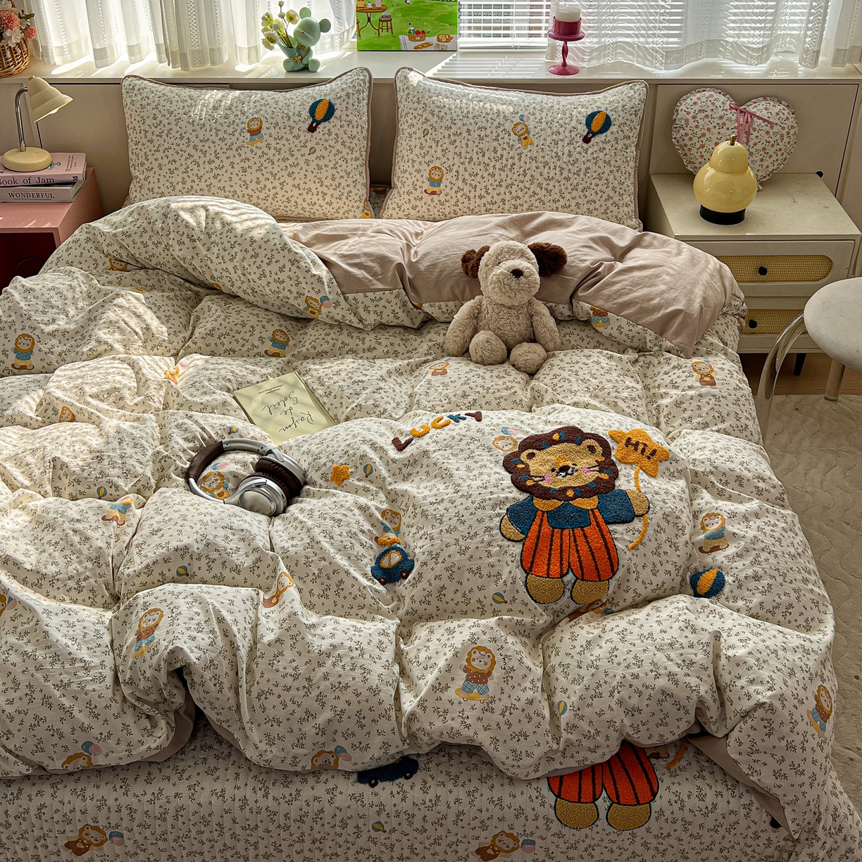 91家纺网 家纺一手货源 找家纺 水墨江南 2026直播热款加厚仿棉古法水洗棉夹棉床盖系列 嗨皮小狮子