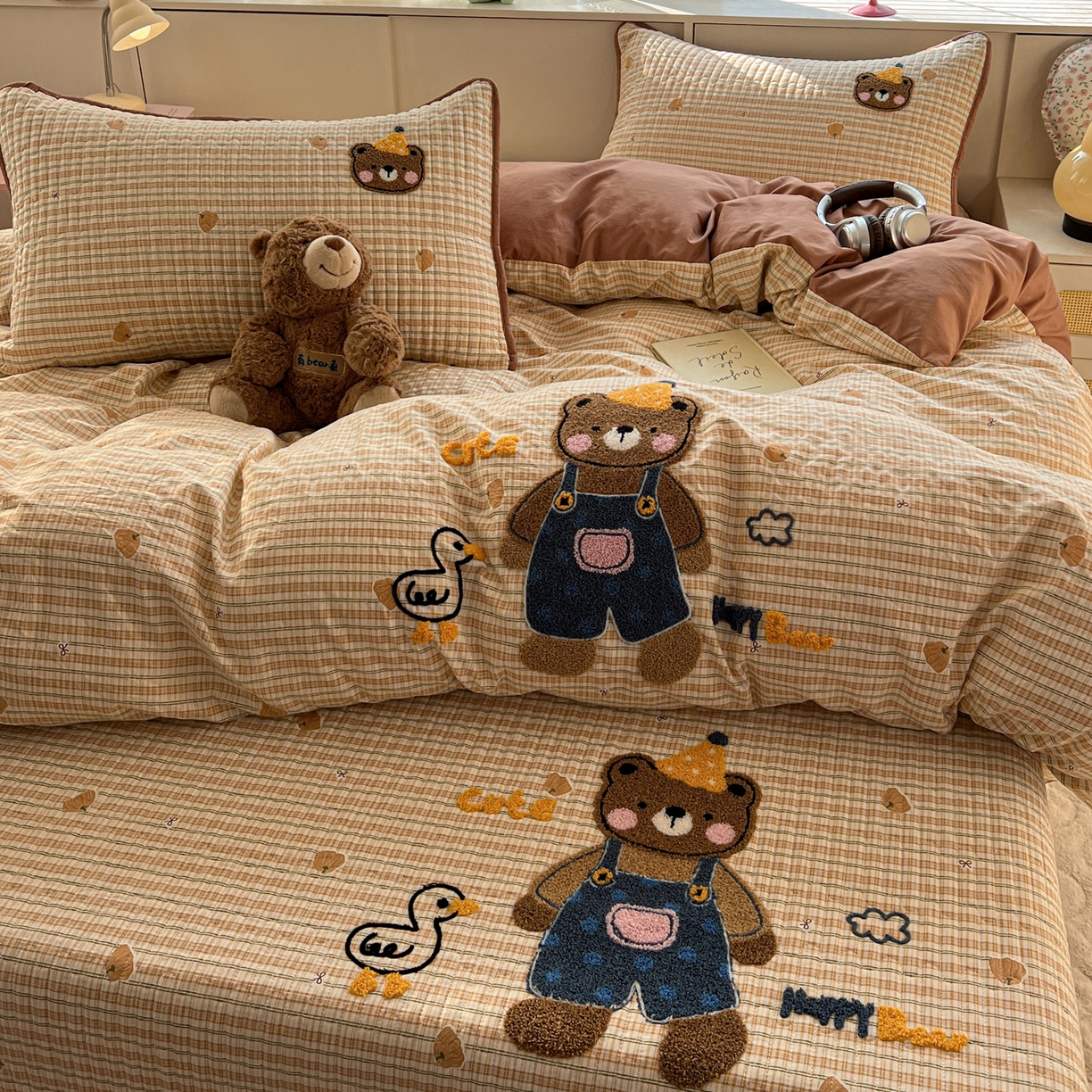 91家纺网 家纺一手货源 找家纺 水墨江南 2026直播热款加厚仿棉古法水洗棉夹棉床盖系列 快乐小熊