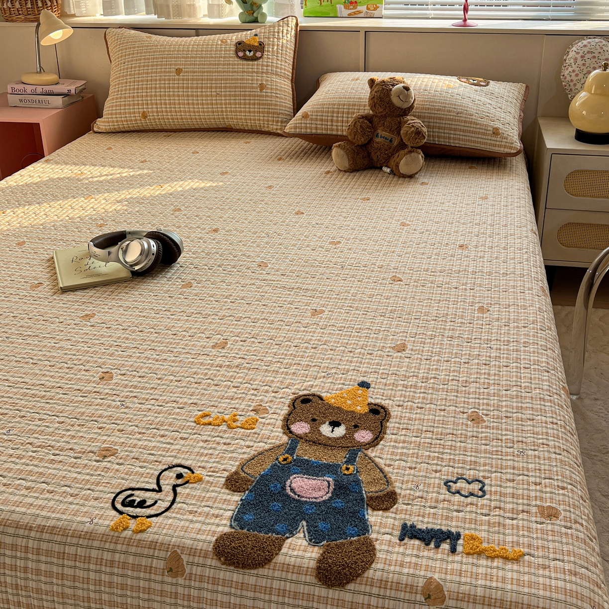 91家纺网 家纺一手货源 找家纺 水墨江南 2026直播热款加厚仿棉古法水洗棉夹棉床盖系列 快乐小熊