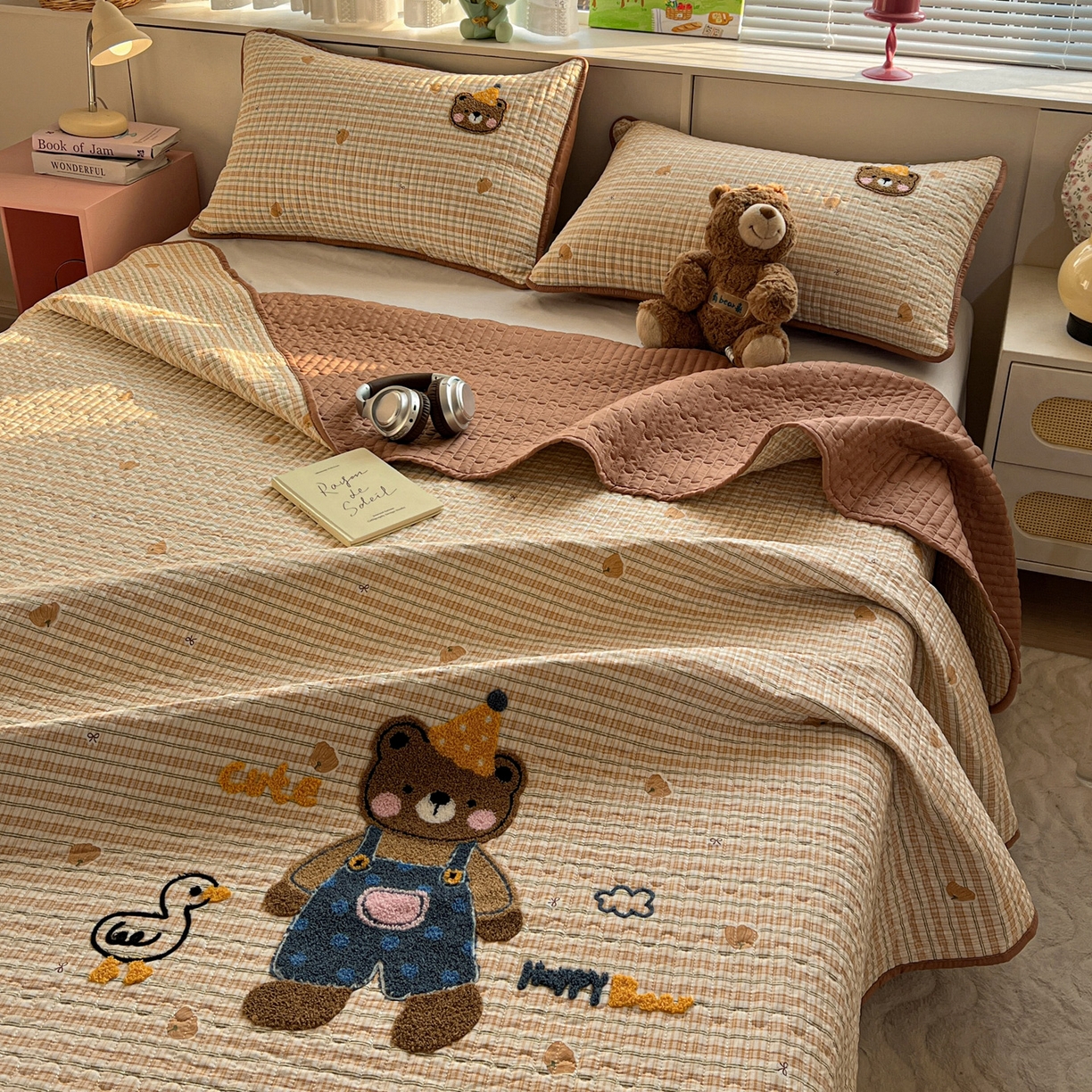 91家纺网 家纺一手货源 找家纺 水墨江南 2026直播热款加厚仿棉古法水洗棉夹棉床盖系列 快乐小熊