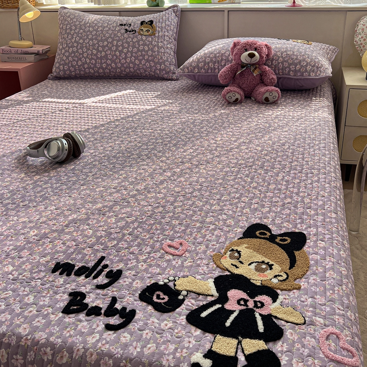 91家纺网 家纺一手货源 找家纺 水墨江南 2026直播热款加厚仿棉古法水洗棉夹棉床盖系列 摩登女孩