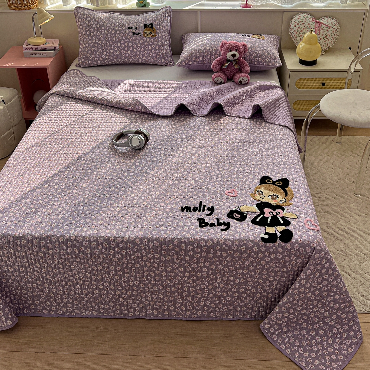 91家纺网 家纺一手货源 找家纺 水墨江南 2026直播热款加厚仿棉古法水洗棉夹棉床盖系列 摩登女孩