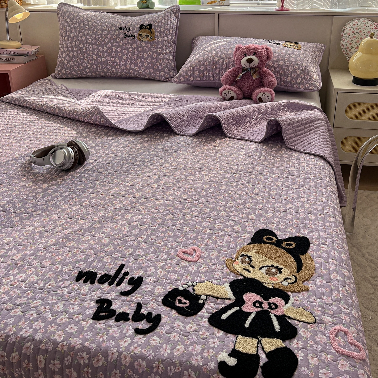 91家纺网 家纺一手货源 找家纺 水墨江南 2026直播热款加厚仿棉古法水洗棉夹棉床盖系列 摩登女孩