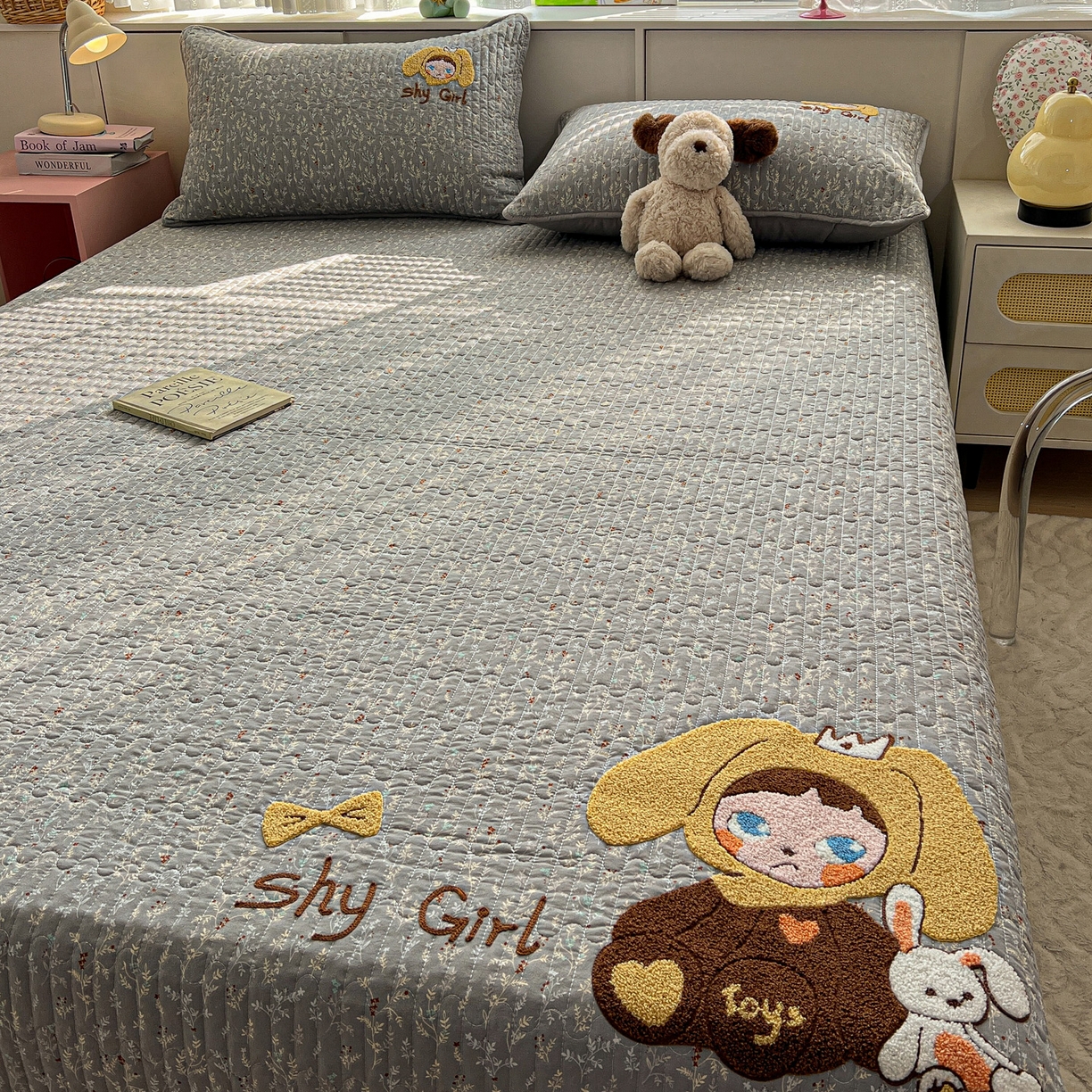 91家纺网 家纺一手货源 找家纺 水墨江南 2026直播热款加厚仿棉古法水洗棉夹棉床盖系列 兔兔女孩