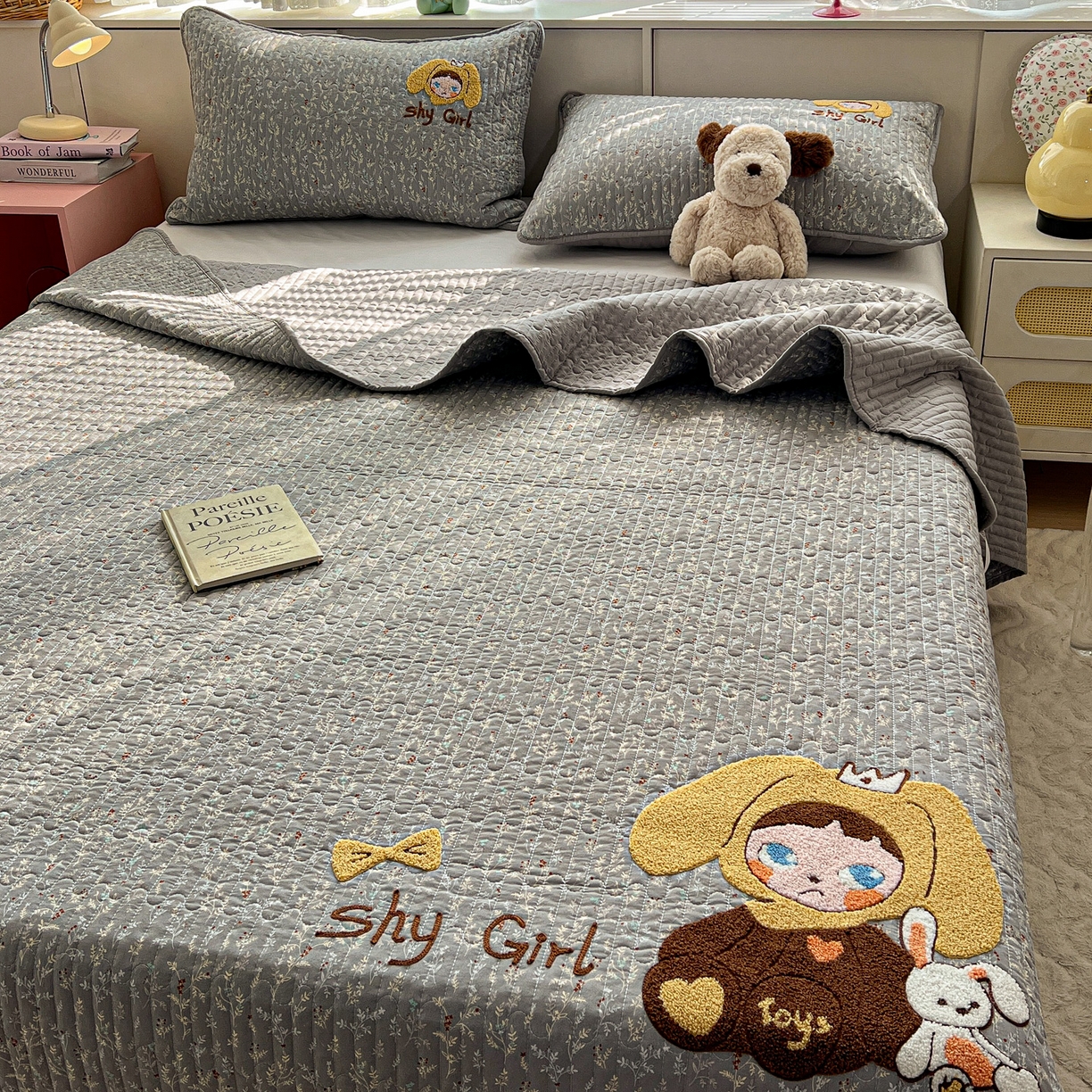 91家纺网 家纺一手货源 找家纺 水墨江南 2026直播热款加厚仿棉古法水洗棉夹棉床盖系列 兔兔女孩