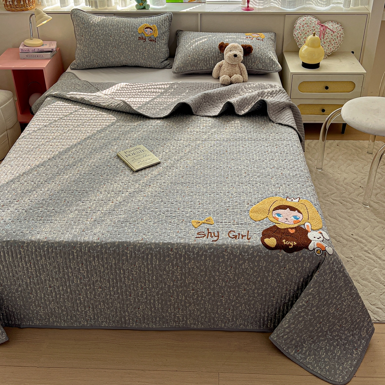 91家纺网 家纺一手货源 找家纺 水墨江南 2026直播热款加厚仿棉古法水洗棉夹棉床盖系列 兔兔女孩