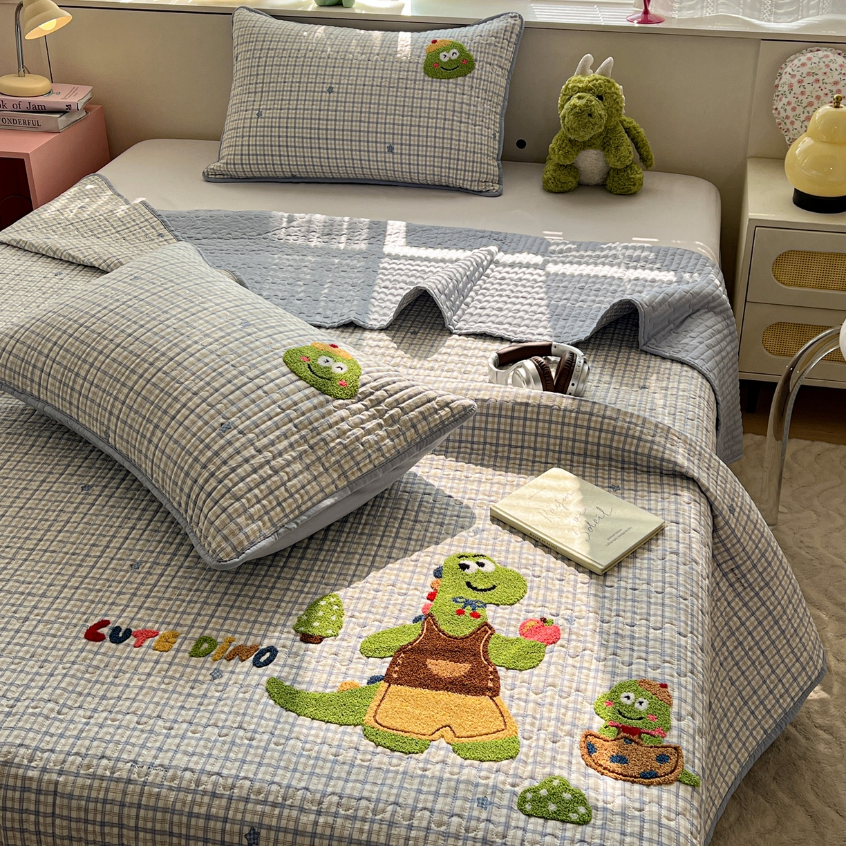 91家纺网 家纺一手货源 找家纺 水墨江南 2026直播热款加厚仿棉古法水洗棉夹棉床盖系列 星星恐龙