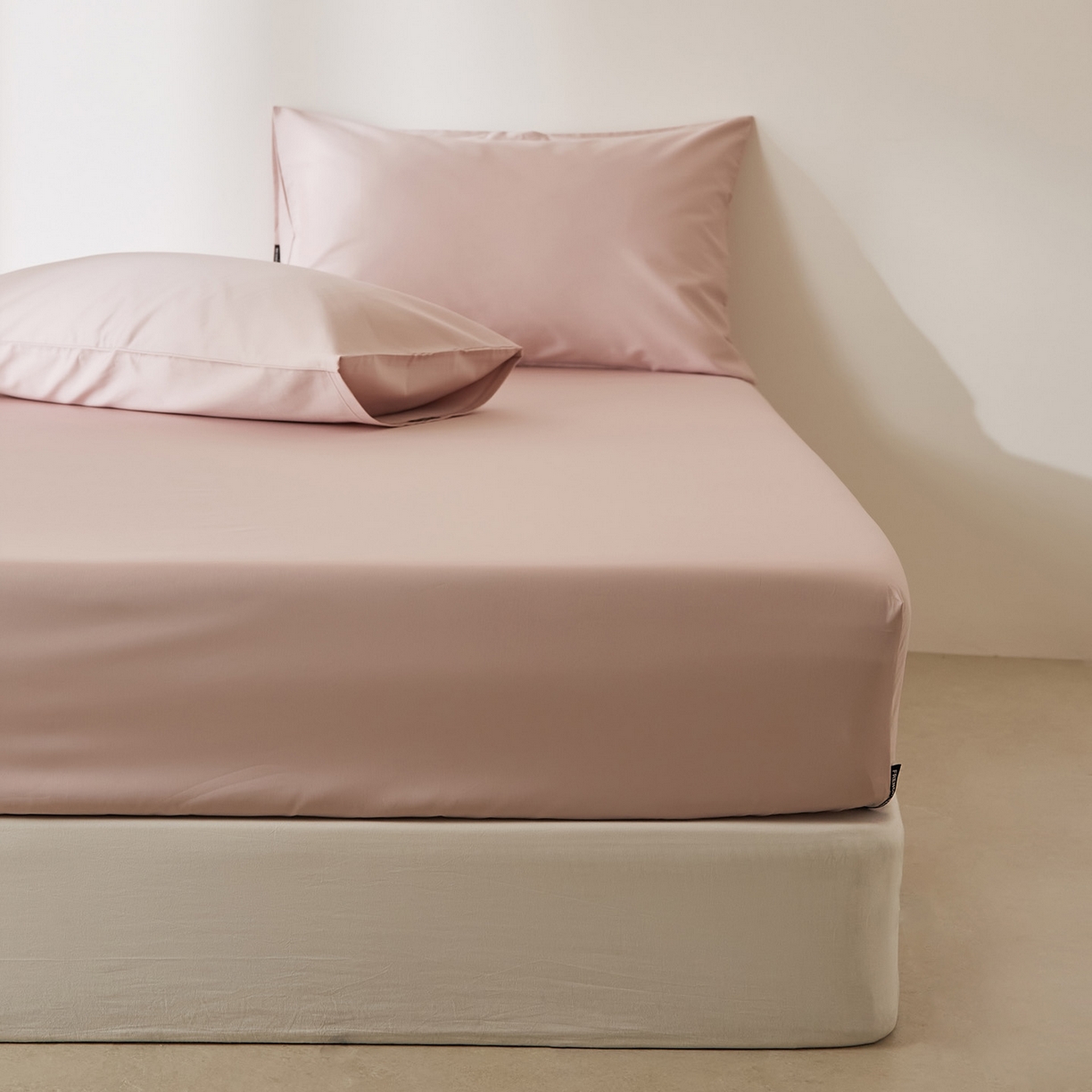 91家纺网 家纺一手货源 找家纺 EH家居 2026新款长绒棉安缦之境单品系列单床笠 安缦之境-灰裸粉