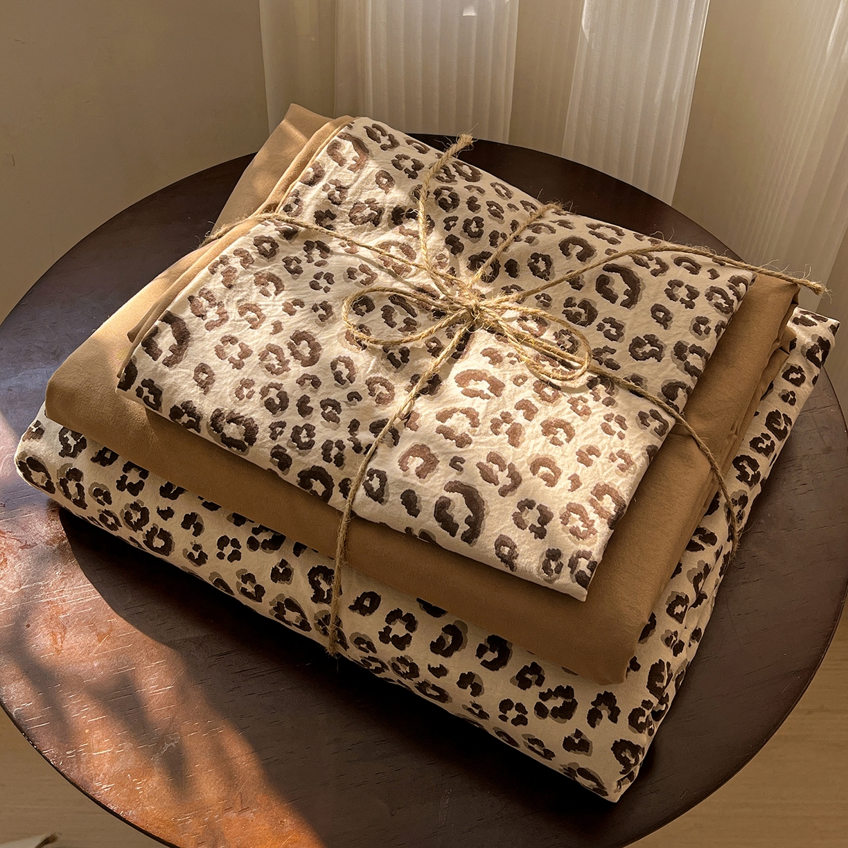 91家纺网 家纺一手货源 找家纺 水墨江南 2026新款加厚仿棉古法水洗棉小布袋款印花四件套 豹纹咖