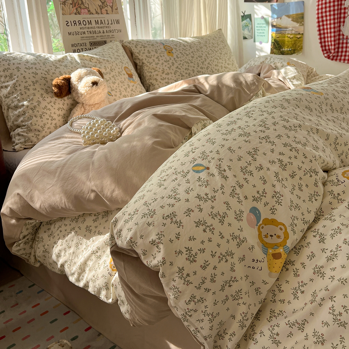 91家纺网 家纺一手货源 找家纺 水墨江南 2026新款加厚仿棉古法水洗棉小布袋款印花四件套 呆萌小狮子