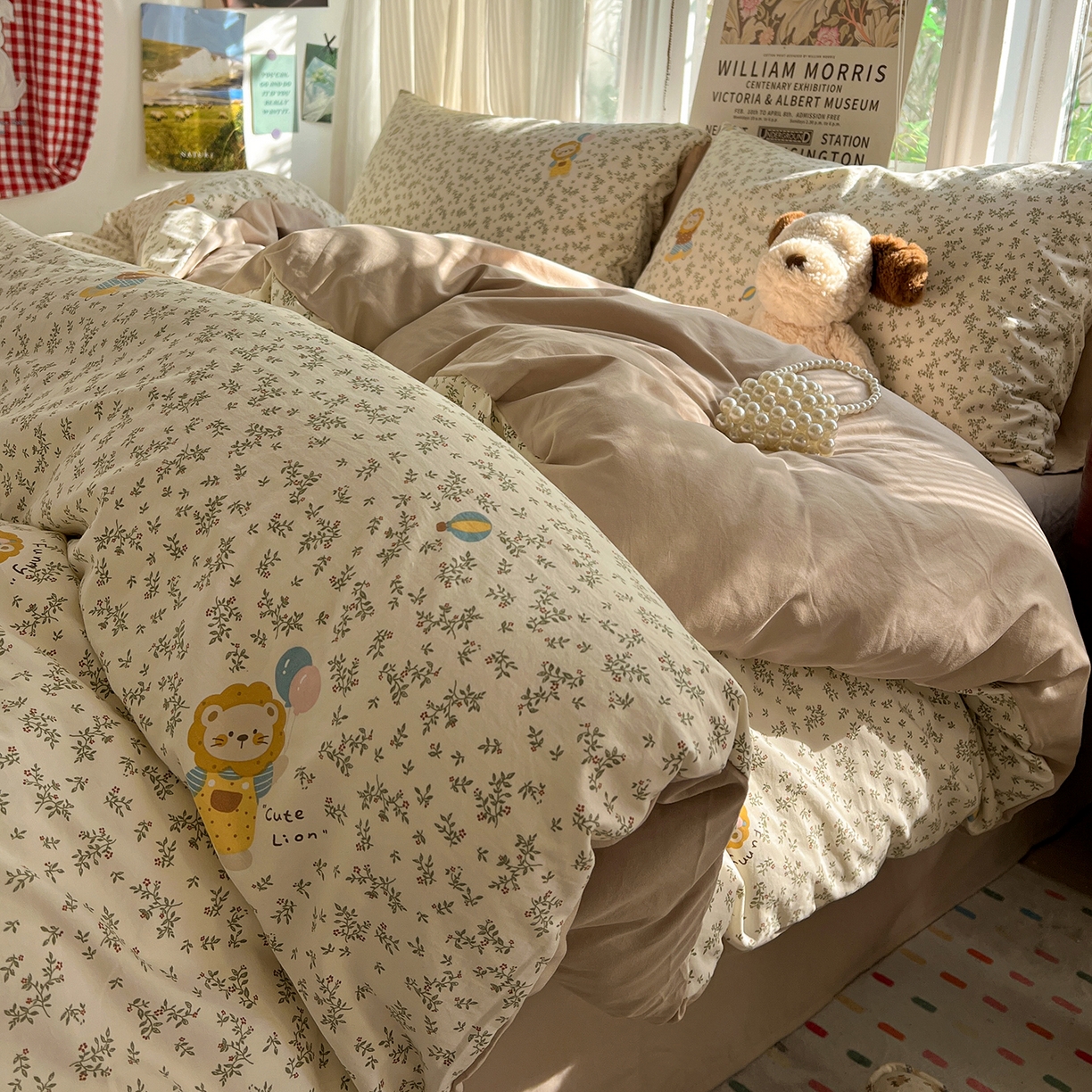 91家纺网 家纺一手货源 找家纺 水墨江南 2026新款加厚仿棉古法水洗棉小布袋款印花四件套 呆萌小狮子