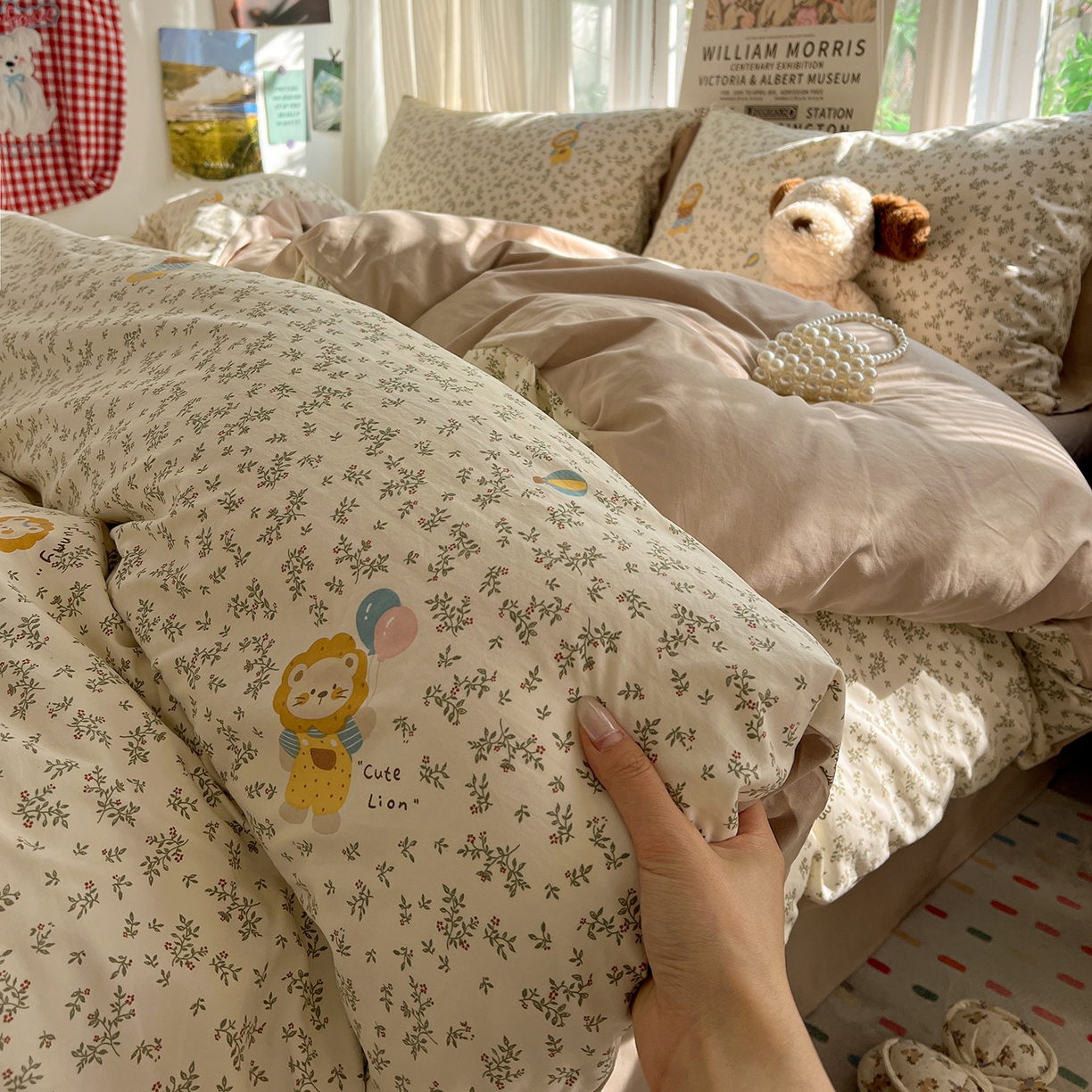 91家纺网 家纺一手货源 找家纺 水墨江南 2026新款加厚仿棉古法水洗棉小布袋款印花四件套 呆萌小狮子