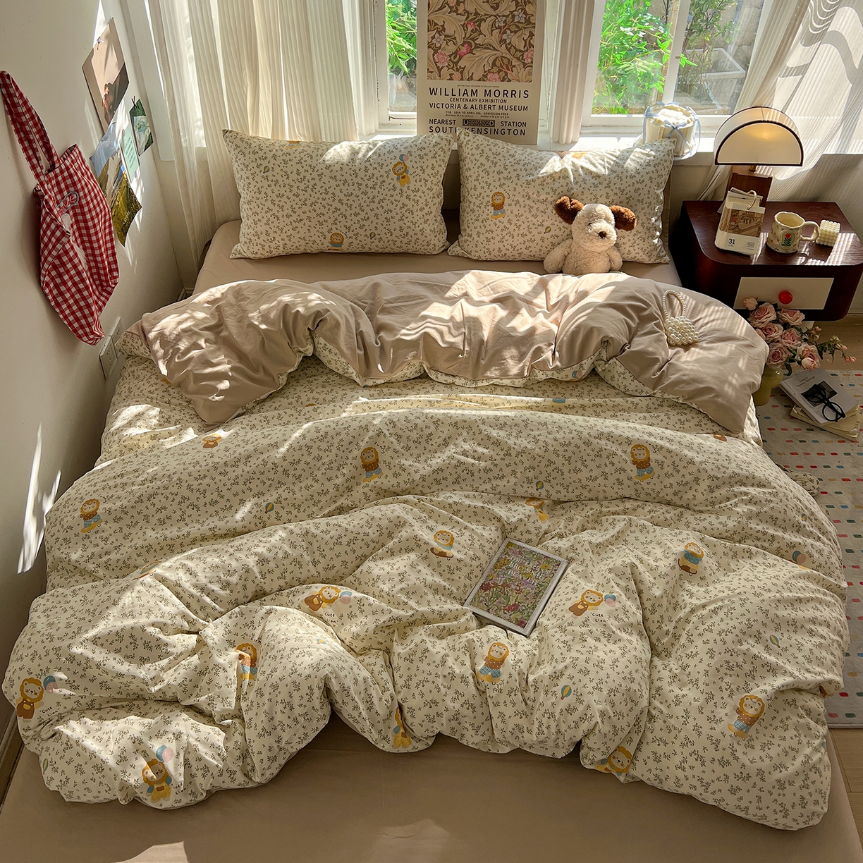 91家纺网 家纺一手货源 找家纺 水墨江南 2026新款加厚仿棉古法水洗棉小布袋款印花四件套 呆萌小狮子