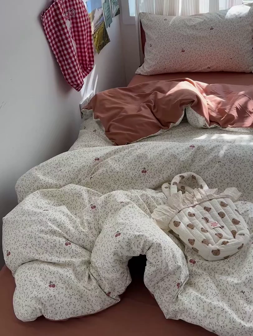 91家纺网 家纺一手货源 找家纺 水墨江南 2026新款加厚仿棉古法水洗棉小布袋款印花四件套 花园果果