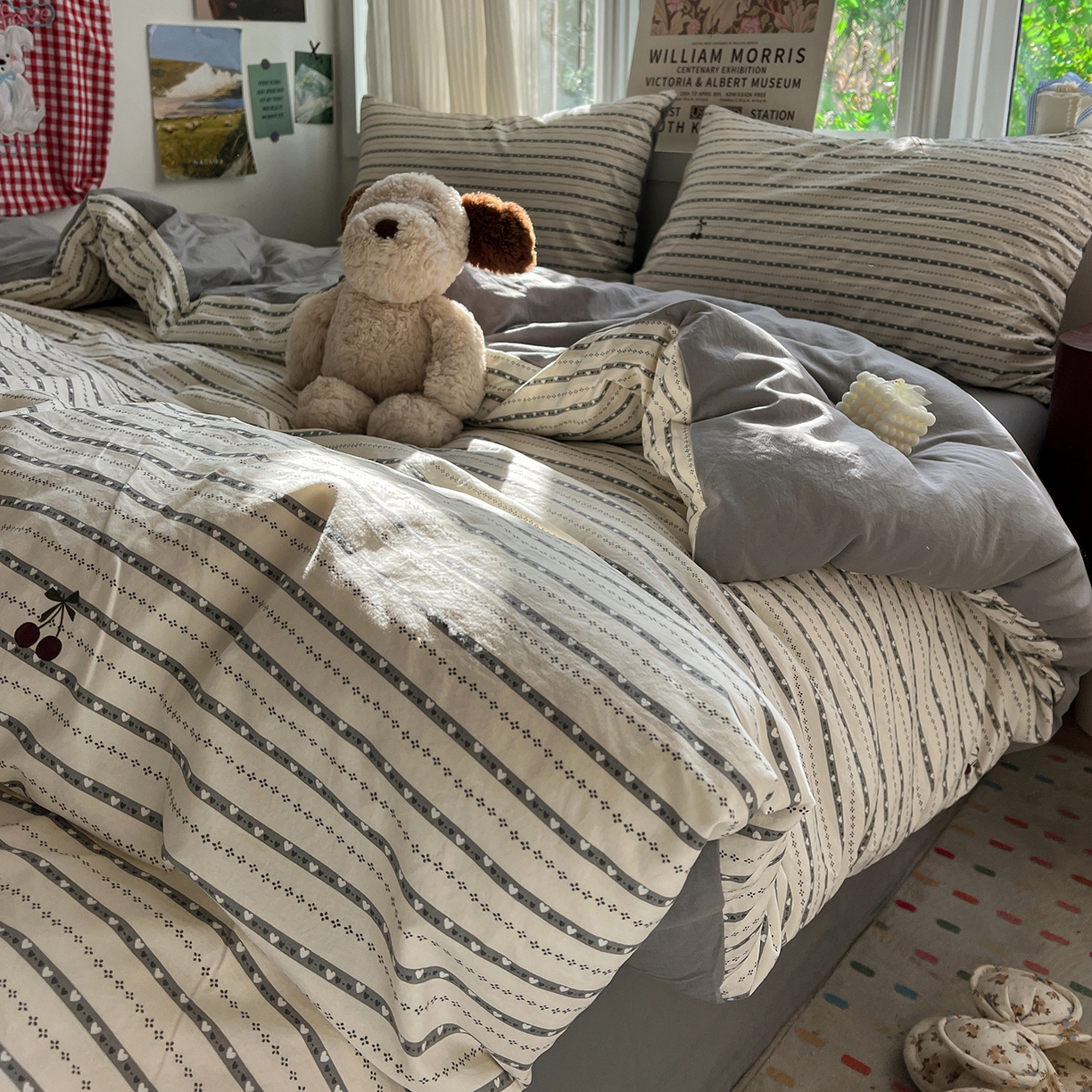 91家纺网 家纺一手货源 找家纺 水墨江南 2026新款加厚仿棉古法水洗棉小布袋款印花四件套 条纹樱桃