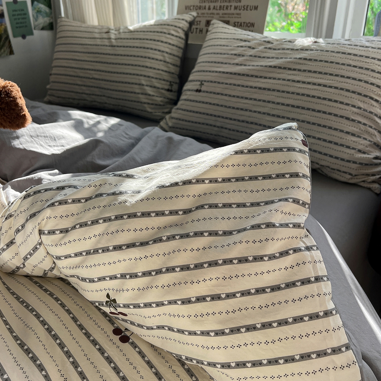 91家纺网 家纺一手货源 找家纺 水墨江南 2026新款加厚仿棉古法水洗棉小布袋款印花四件套 条纹樱桃