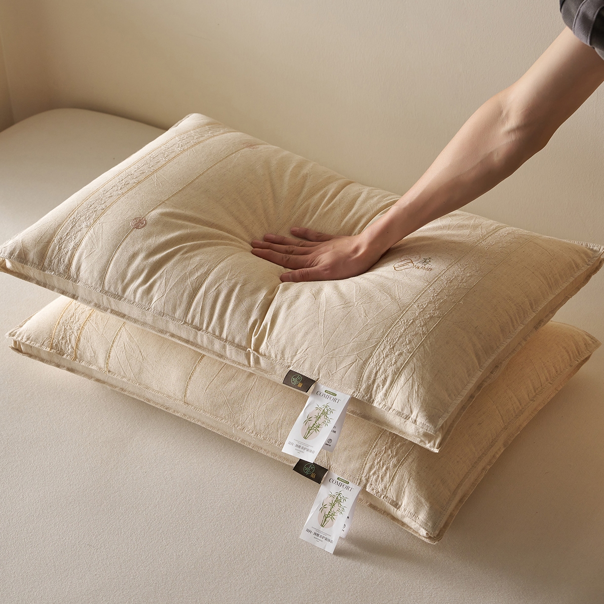 91家纺网 家纺一手货源 找家纺 乐可 2024新款双层纱兔兔荞麦枕 橙