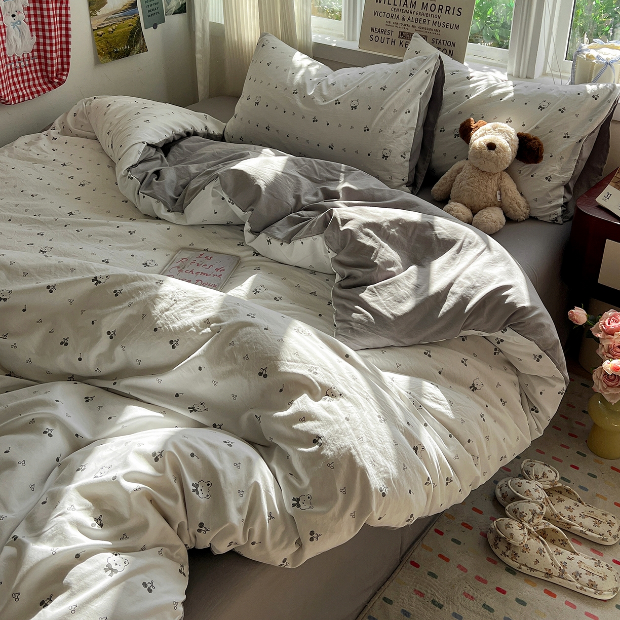 91家纺网 家纺一手货源 找家纺 水墨江南 2026新款加厚仿棉古法水洗棉小布袋款印花四件套 樱桃小熊