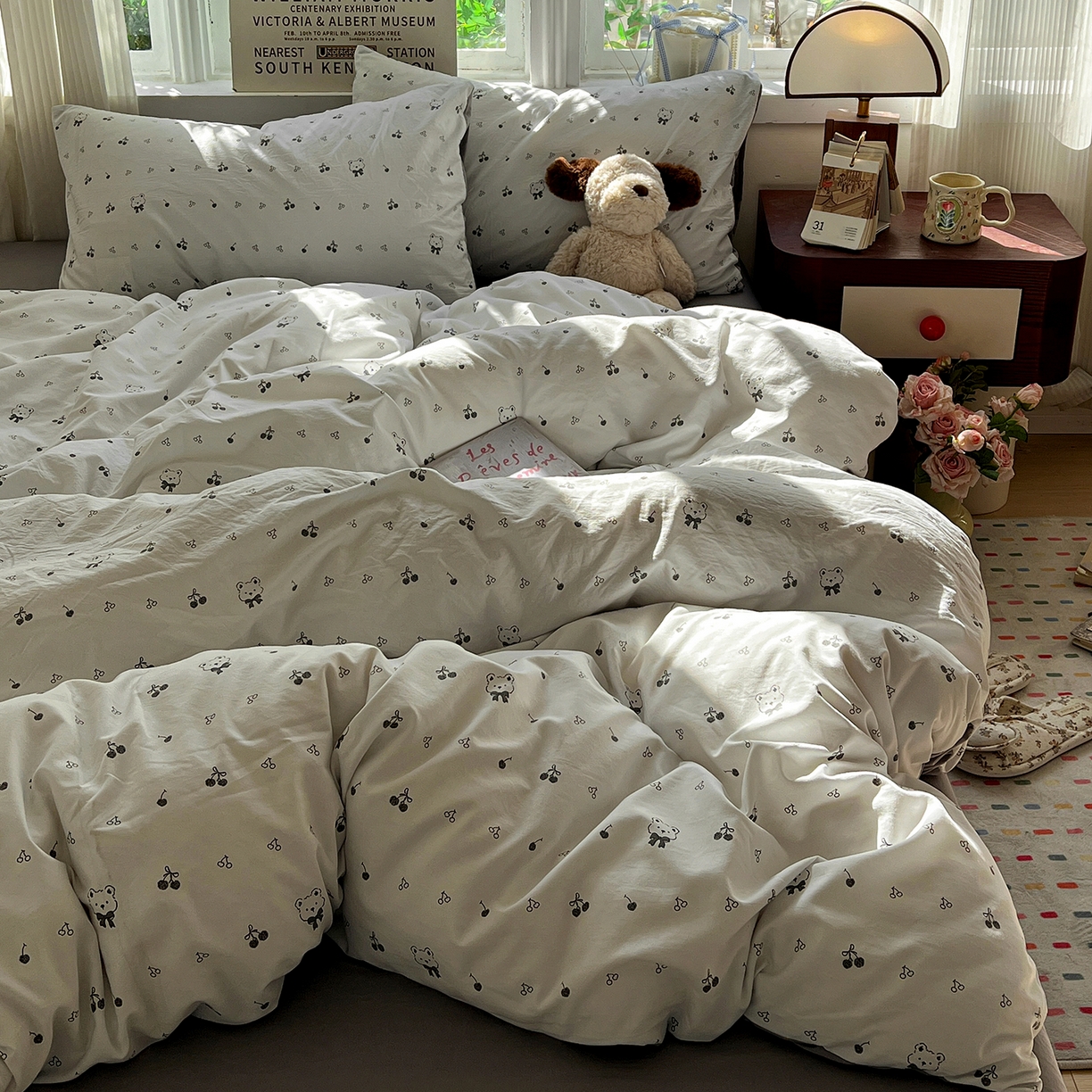 91家纺网 家纺一手货源 找家纺 水墨江南 2026新款加厚仿棉古法水洗棉小布袋款印花四件套 樱桃小熊