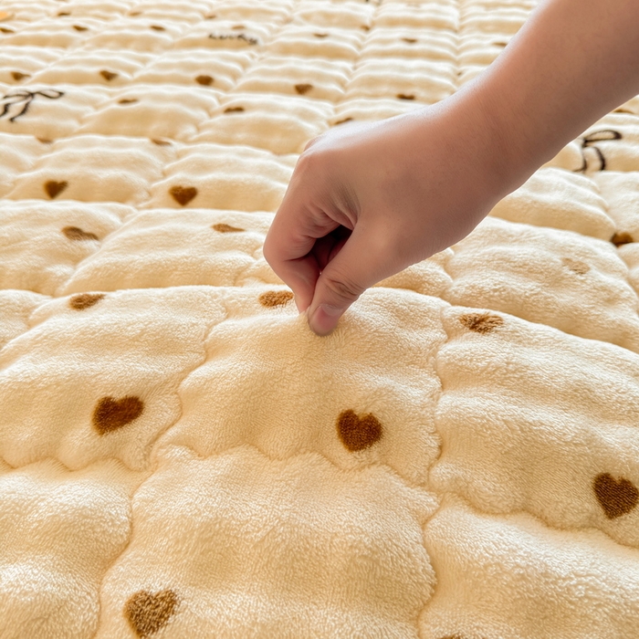 91家纺网 家纺一手货源 找家纺 奇丝雅 2025新款泡泡绒枕套加棉加厚冬季保暖毛绒牛奶绒加绒成人家用枕头套枕芯套单人学生宿舍48x74cm 爱心咖（随机裁剪）