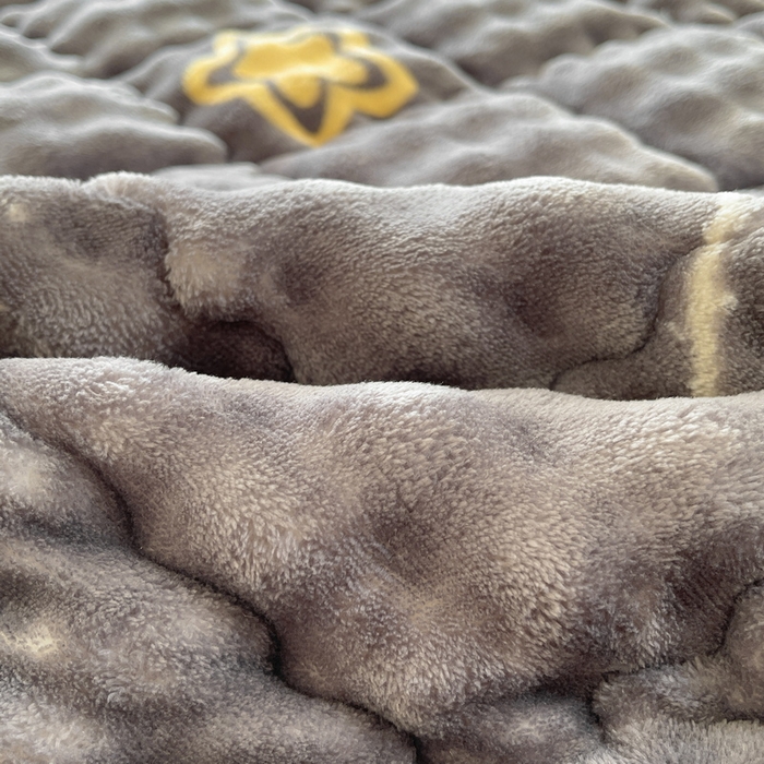 91家纺网 家纺一手货源 找家纺 奇丝雅 2025新款泡泡绒枕套加棉加厚冬季保暖毛绒牛奶绒加绒成人家用枕头套枕芯套单人学生宿舍48x74cm 月亮湾（随机裁剪）